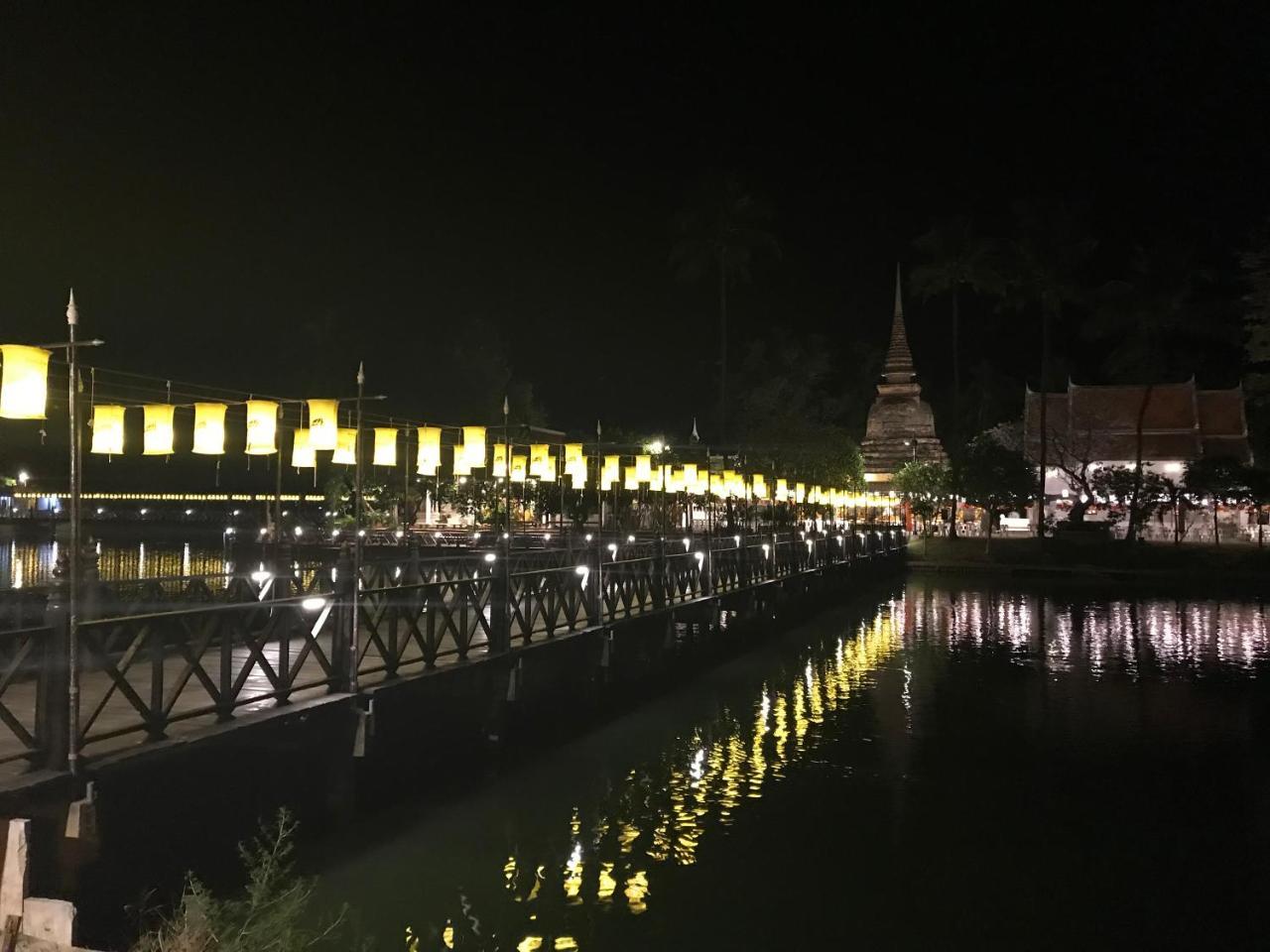 Отель Moat View Сукотаи Экстерьер фото